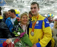 Yuriy Bozhynsky with his mother