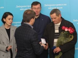 Awarding of driver Valery Timonin