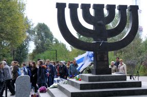 Monument shot Jews "Menorah at Babi Yar"