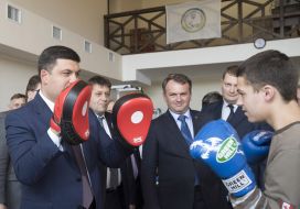 Volodymyr Groisman met with paralympic