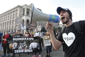 Антимеховой марш "ХутроOFF"