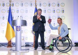 Petro Poroshenko with sportsman