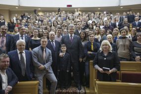 Petro Poroshenko with students