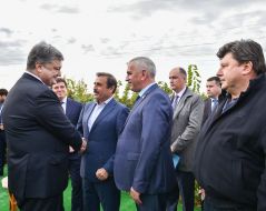 Petro Poroshenko attended a vineyard