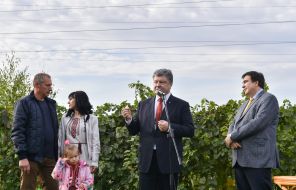 Petro Poroshenko attended a vineyard