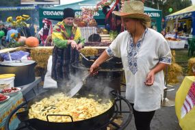 Pokrovskii Fair in Zaporizhzhua