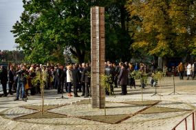 Monument to Holocaust victims