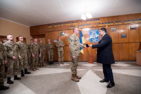 Vladimir Groisman presents the award to Bogdan Kovalenko
