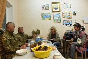 Soldiers in the volunteer hostel