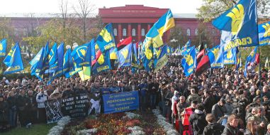 Veche at the monument to Taras Shevchenko in Kiev
