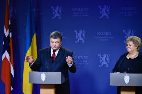 Petro Poroshenko and Erna Solberg
