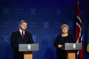 Petro Poroshenko and Erna Solberg