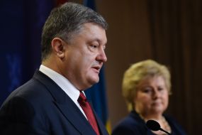 Petro Poroshenko and Erna Solberg