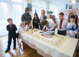 Марина Порошенко під час відвідання інклюзивної школи