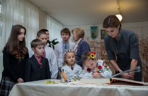 Марина Порошенко під час відвідання інклюзивної школи