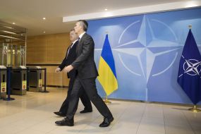 Petro Poroshenko and Jens Stoltenberg