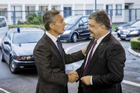 Petro Poroshenko and Jens Stoltenberg