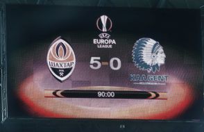 Placards with the results of the match