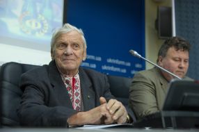 Vladimir Bugrov  and Roland Franko