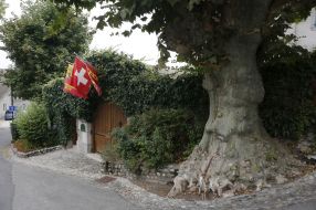 Село Эрманс в Швейцарии