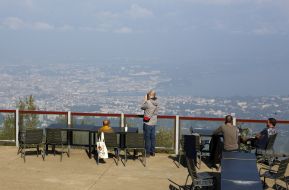 Люди на горе Салев