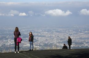Люди на горе Салев