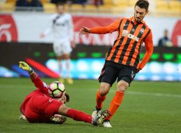 Playing moment of match