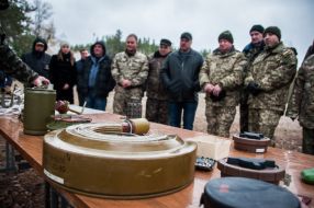 Soldiers during instructor-methodological exercise