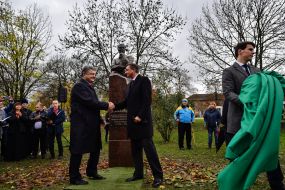 Petro Poroshenko and Borut Pahor opened the monument to Grigory Skovoroda