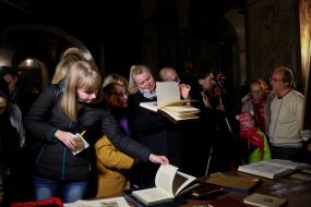 Выставка аутентичных копий древних рукописей 