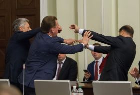 Бійка між Олегом Ляшком і Юрієм Бойком