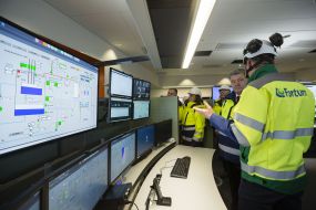 Petro Poroshenko at plant