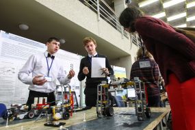 Robotic system for analysis of road conditions