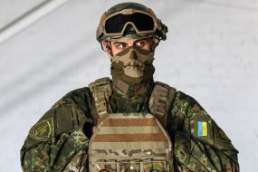 Soldier of police regiment of Mirotvirets special designation