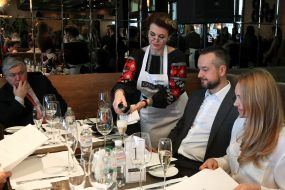 Аукціон дитячих картин Charity Day в ресторані