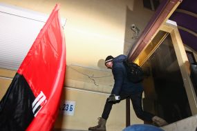 Protesters smash the premises of the Velyka Vasylkivska