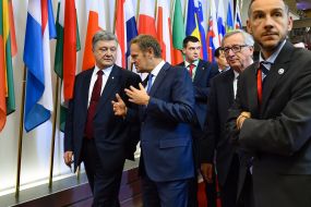 Петр Порошенко, Жан–Клод Юнкер, Дональд Туск