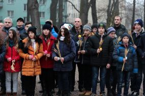 Children hold wheat ears