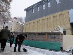 Новий фасад Київського драматичного театру на Подолі