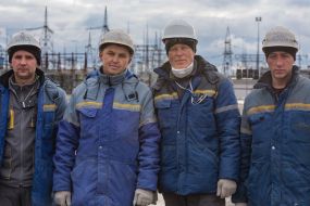 Completing the process of approaching the Arch