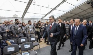 Petro Poroshenko and Suma Chakrabarti