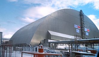 Confinement of the fourth power unit of Chernobyl