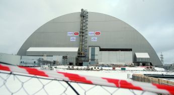 Confinement of the fourth power unit of Chernobyl