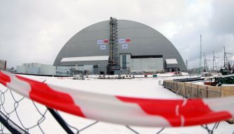 Confinement of the fourth power unit of Chernobyl