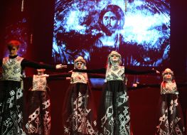 Show "ETNOEVOLYuTsiYa."