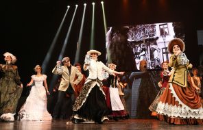 Show "ETNOEVOLYuTsiYa."