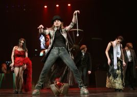 Show "ETNOEVOLYuTsiYa."