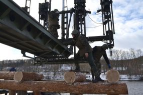 Construction of the bridge across the Yuzhni Bug