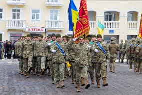 Парад военных частей Черниговского гарнизона