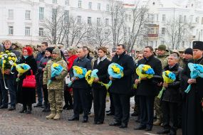 Возложение цветов к стеле погибшим участникам АТО